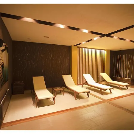 Regina Mare فندق تساريفو