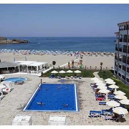 Regina Mare فندق تساريفو