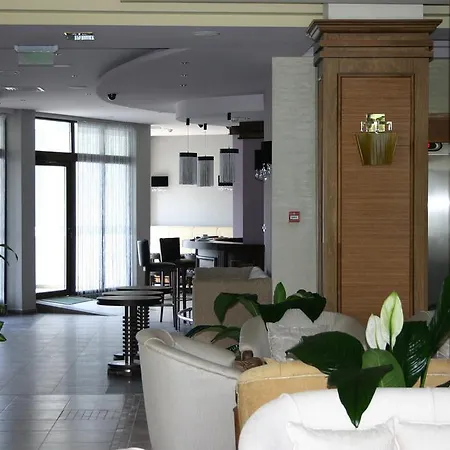 Regina Mare فندق تساريفو